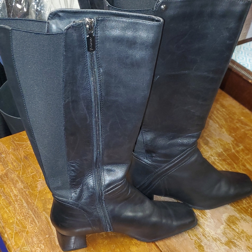 Blondo Brand Leather Upper Side Zip Knee High Black Boots. Size 7.5 W.